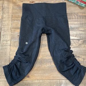 Lululemon Scrunch/Ruched Crop Leggings